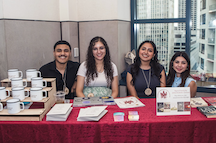 Students at Congresso Market